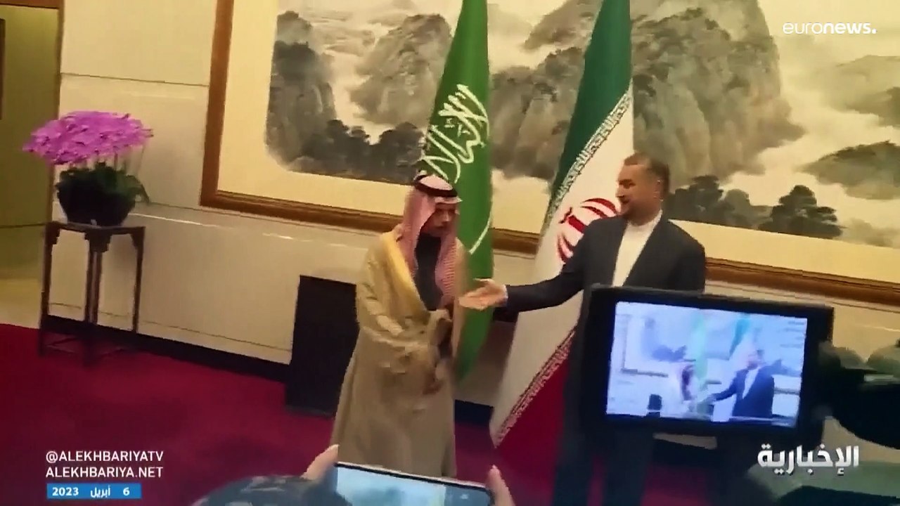 وسائل إعلام إيرانية وسعودية: لقاء نادر بين وزير...