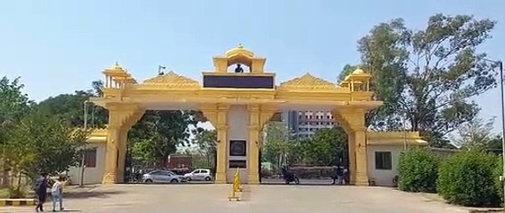 SURAT VIDEO : देखे देश के ऐसे विश्वविद्यालय को जो सिर्फ 50 प्रतिशत प्राध्यापकों के सहारे