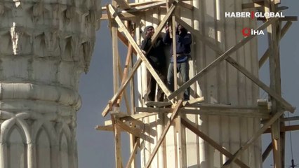 Metrelerce yükseklikte canlarını hiçe sayıp çalışıyorlar