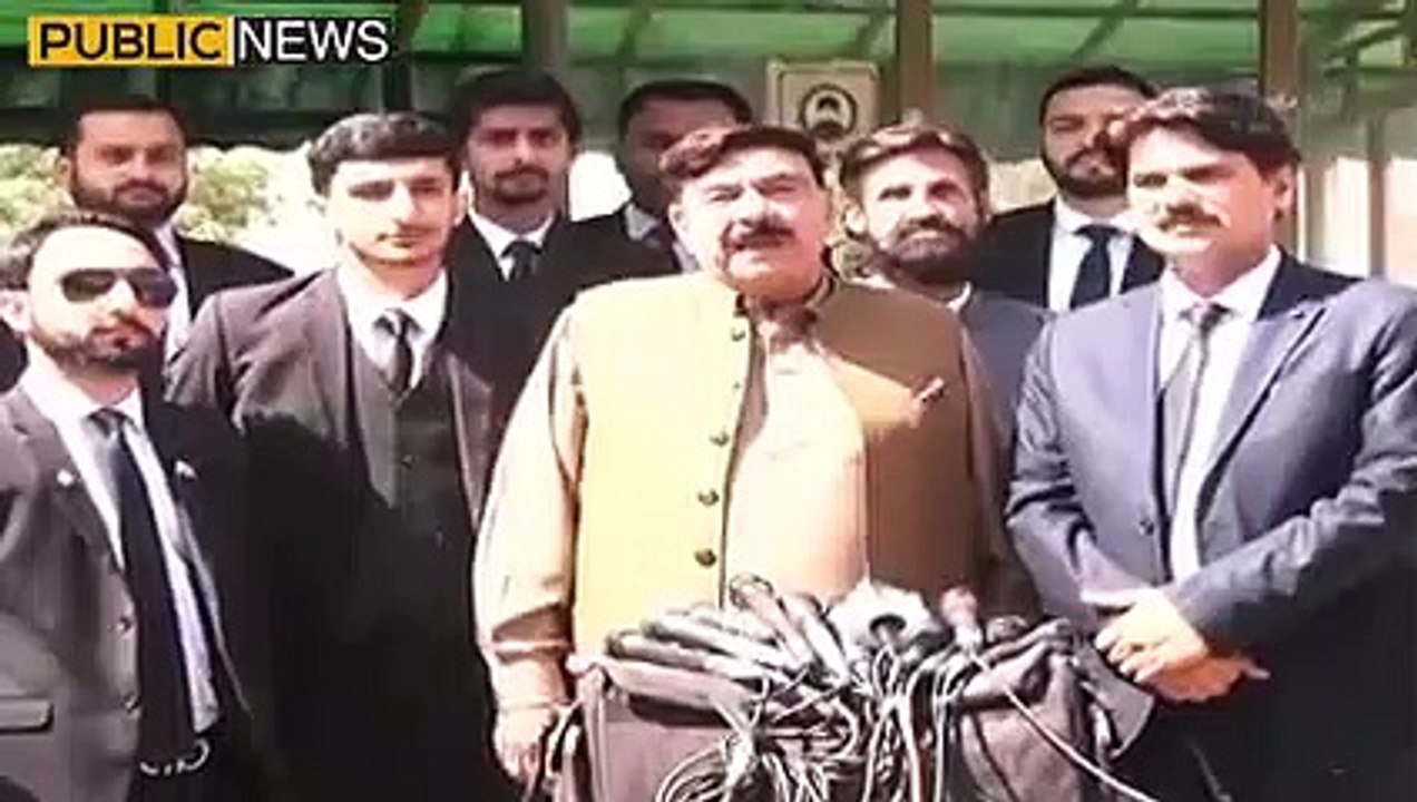 شیخ رشید کی عدالت پیشی کے بعد میڈیا سے دھواں دار گفتگو #publicnews #breakingnews #pakistannews #Expressnews #socialmedia #viralvideo #todaynews