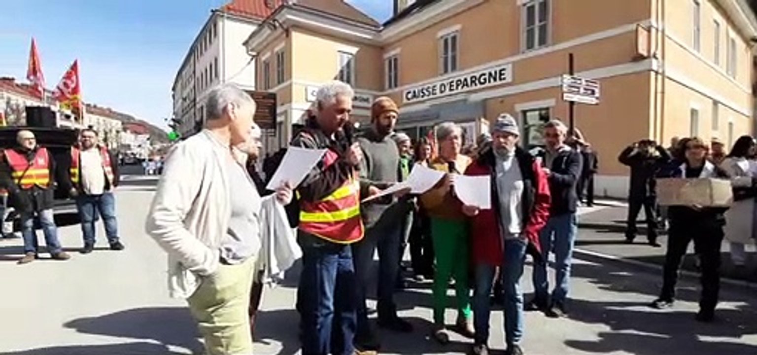 Le choeur ouvrier s'est joint à la manifestation