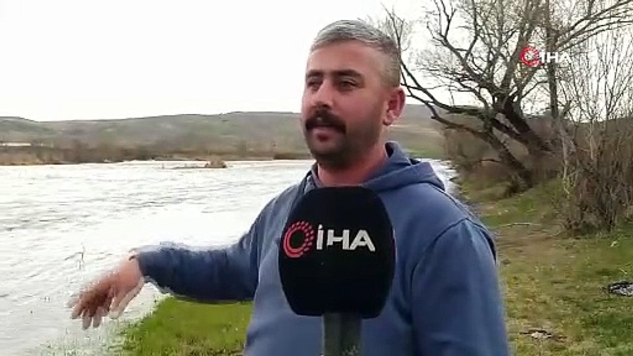 Geçen sene yürüyerek geçilen Kızılırmak bu sene coştu