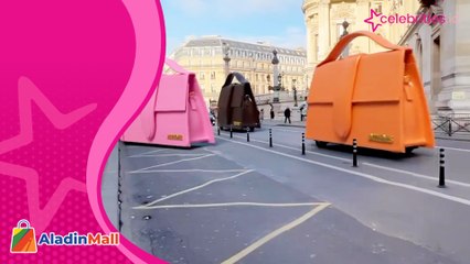 Tas Jumbo Berjalan di Kota Paris Hebohkan Warga, Jadi Terobosan Fashion
