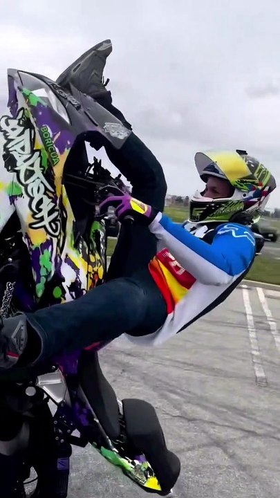 bike stunt|bike racer|bike rider|Yamaha r1