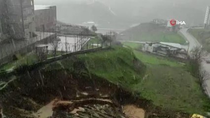 Batman'da sağanak sonrası yollar dereye döndü