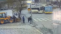 İstanbul’da minibüs İETT otobüsüne çarptı: 6 yaralı
