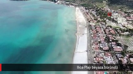 Ilıca Plajı beyaza büründü