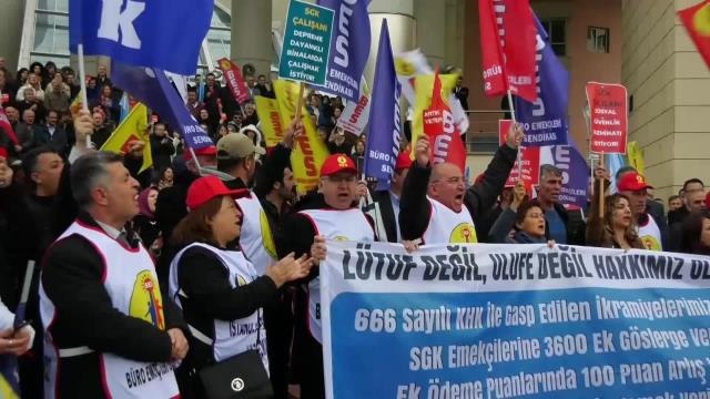 Bes Üyeleri, Artan İş Yükünü ve Fazla Mesai Ücretlerine Yapılan Zammı Sgk Genel Müdürlüğü Önünde Protesto Etti: İnsan Onuruna Yakışır Koşullarda...