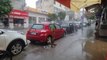 Adana'da sağanak yağış: Yollar göle döndü, sürücüler ve vatandaşlar zor anlar yaşadı
