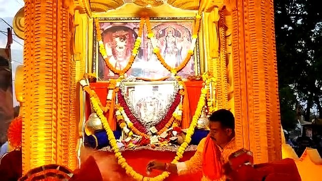 महाभारत कालीन रथ पर निकली भगवान बालाजी शोभा यात्रा