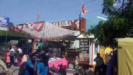 Hanuman Jayanti Program: सड़कों पर भंडारे मंदिरों में सुंदरकांड का आयोजन, देखें वीडियो