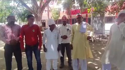 बिजनौर:करंट से युवक की मौत के मामले में किसान यूनियन ने मुआवजे के लिए ज्ञापन सौंपा