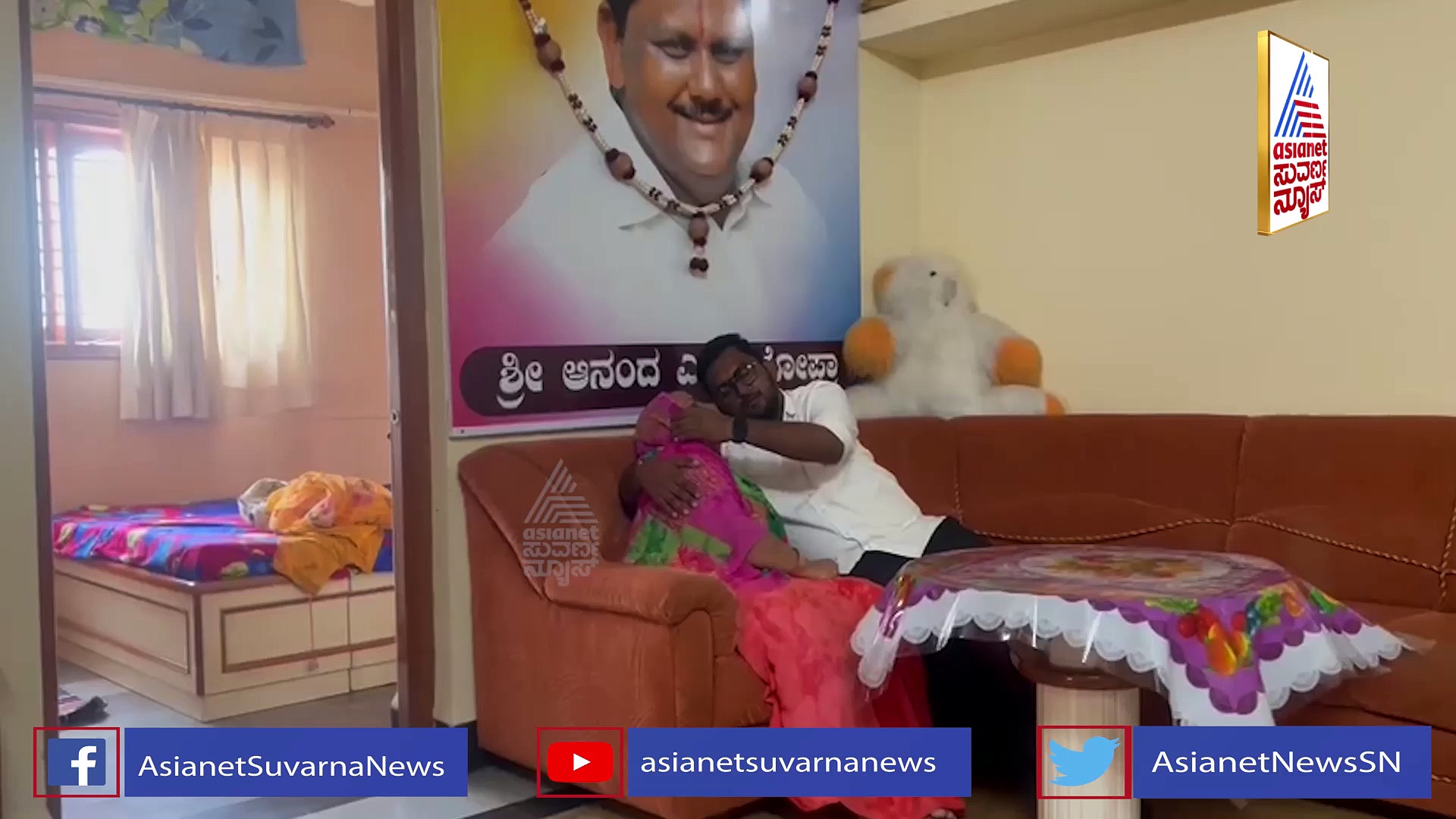 ಟಿಕೆಟ್ ಕೈತಪ್ಪಿದ ಬೆನ್ನಲ್ಲೇ ಪುತ್ರನ ಅಪ್ಪಿ ಕಣ್ಣೀರಿಟ್ಟ ತಾಯಿ, ಮಮ್ಮಲ ಮರುಗುವ ಭಾವುಕ ದೃಶ್ಯ!