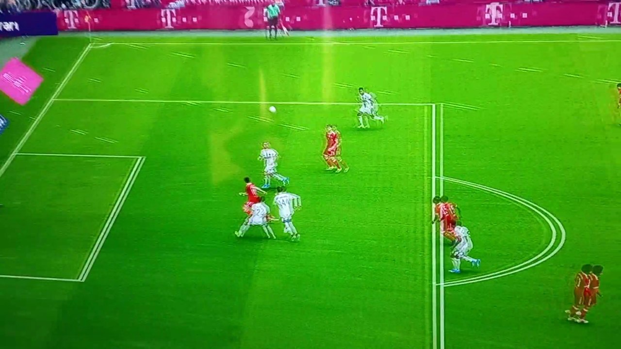 Serge Gnabry Passes & Marcel Sabitzer Scores (FC Bayern München - Paris Saint Germain FC PES 2021)