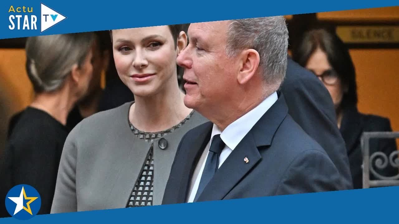 PHOTOS Albert et Charlene de Monaco : Gestes et regards tendres, la princesse chicissime pour souten