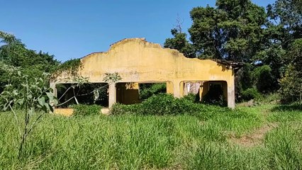 FOI DIFÍCIL ENTRAR NESSA CASA ABANDONADA