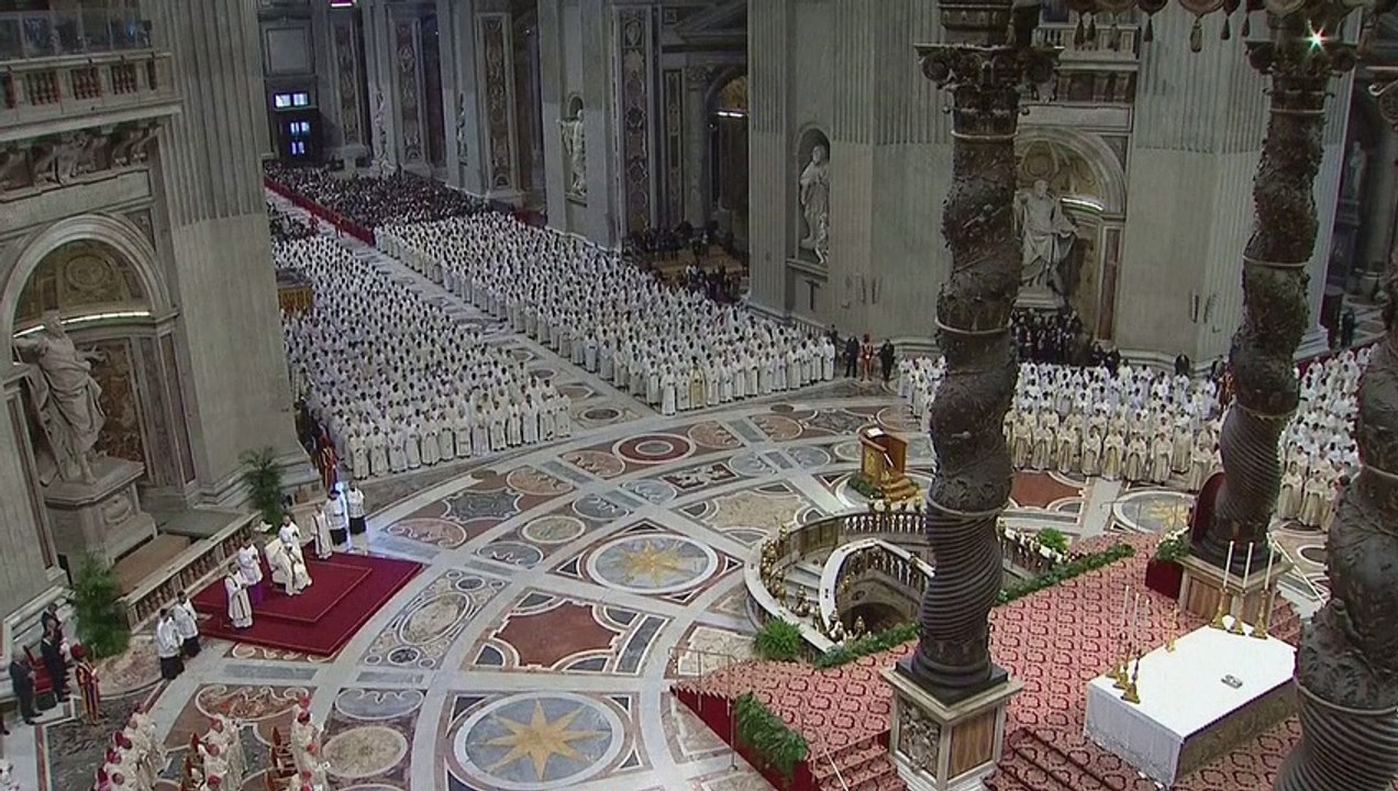 Quinta-Feira Santa: Papa preside missa crismal e lava os pés de menores infratores