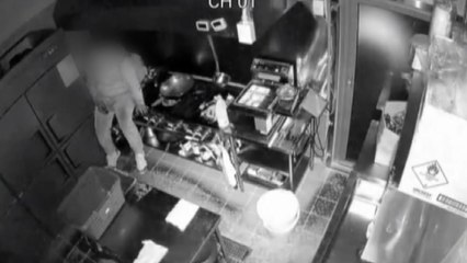 새벽 음식점 털러 왔다 소주만 들이킨 남성...경찰 추적 / YTN