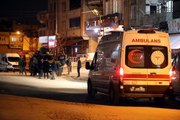 GAZİANTEP'TE HUSUMETLİ AİLELER ARASINDA 'ÇÖP ATMA' KAVGASI: 1'İ POLİS 2 ÖLÜ, 2 YARALI