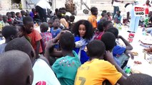 L’actrice Emma ou la Tiktokeuse Aicha Rassoul Gnigue distribue des Ndogou,en présence de Djiba Kinè