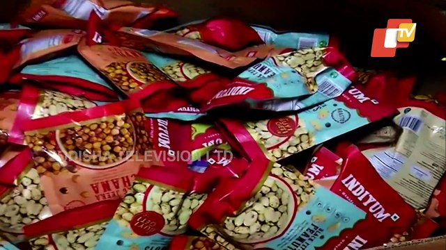 News Fuse | Expired packaged food products sold at shopping mall, found during raid