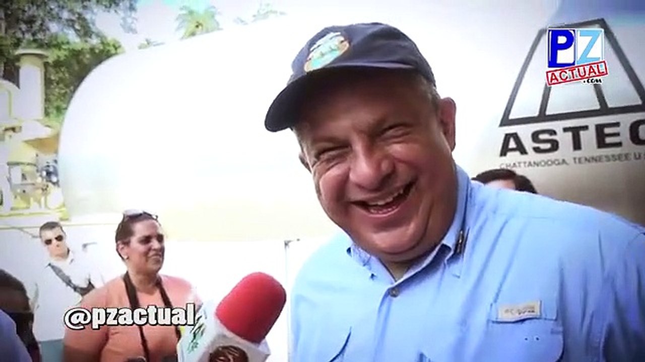 Le président du Costa Rica gobe une guêpe en pleine interview