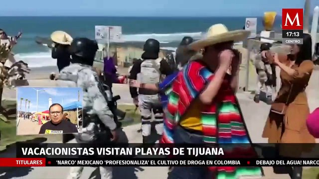 Turistas visitan playas de Tijuana