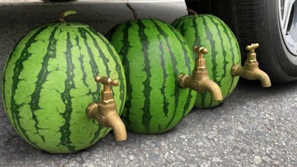 Melindas dan Menginjak Benda dengan Roda Mobil! Percobaan : Mobil vs Cola,Pepsi,Fanta Balloons.