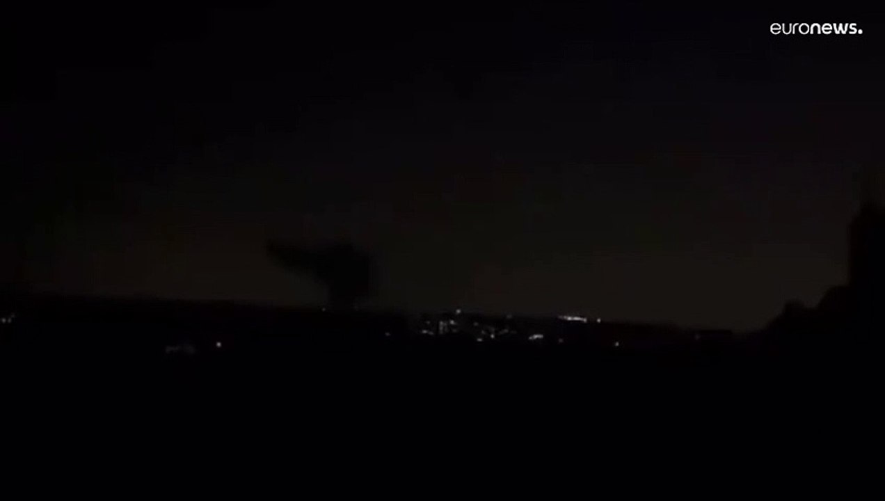 إسرائيل تستهدف مناطق في جنوب لبنان واليونيفيل تقول إن الطرفين لا يريدان الحرب