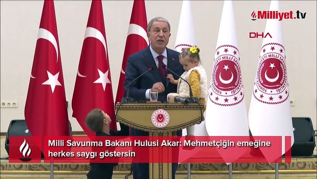 Bakan Akar: Mehmetçiğin emeğine herkes saygı göstersin