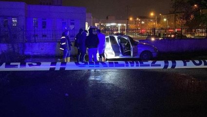 Kendi otomobilinin arka koltuğunda kanlar içinde ölü olarak bulundu