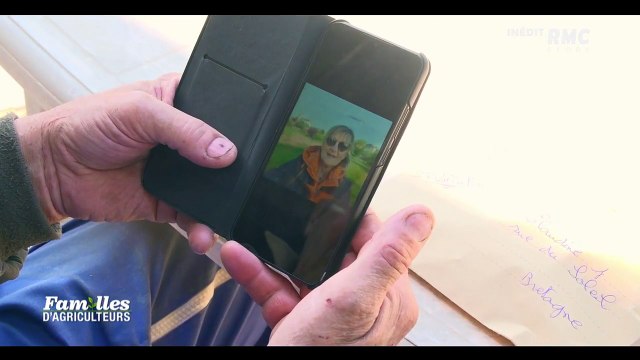 L'ancien candidat de L'amour est dans le pré Thierry participe à l'émission Familles d'agriculteurs , sur RMC Story