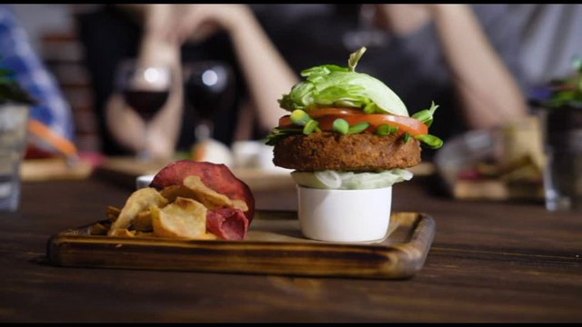 Cibi a base vegetale, in Italia la crescita continua: in 2022 +3%