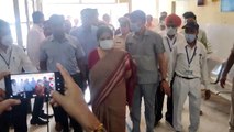 प्रदेश के मुख्य सचिव उषा शर्मा ने रोगियों से पूछा: दवा मिल रही है या नहीं