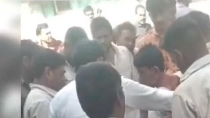 धार: बच्चा चोर गिरोह समझकर फकीरों की टोली की लोगों ने की धुलाई