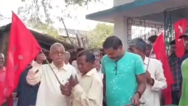 বীরভূম: এ যেন উলটপুরাণ, তৃণমূলে ছেড়ে বামে যোগদান