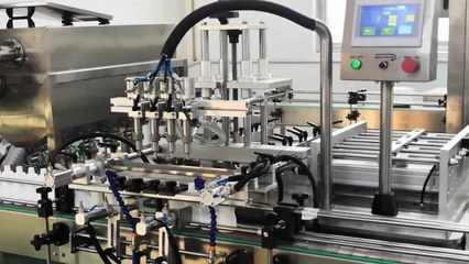 VKPAK سعر المصنع الاقتصاد محرك سيرفو أوتوماتيك 4 رؤساء ماكينة تعبئة زجاجات