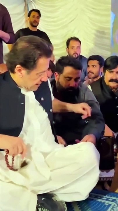Ex.PM Imran khan in iftar parti  which public place