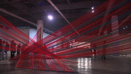 '물처럼 부드럽고 여리게'...광주 비엔날레 94일 대장정 / YTN