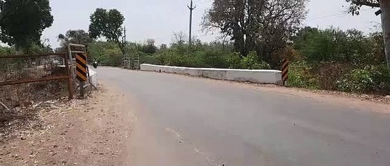 मुसीबत बनी पुलिया