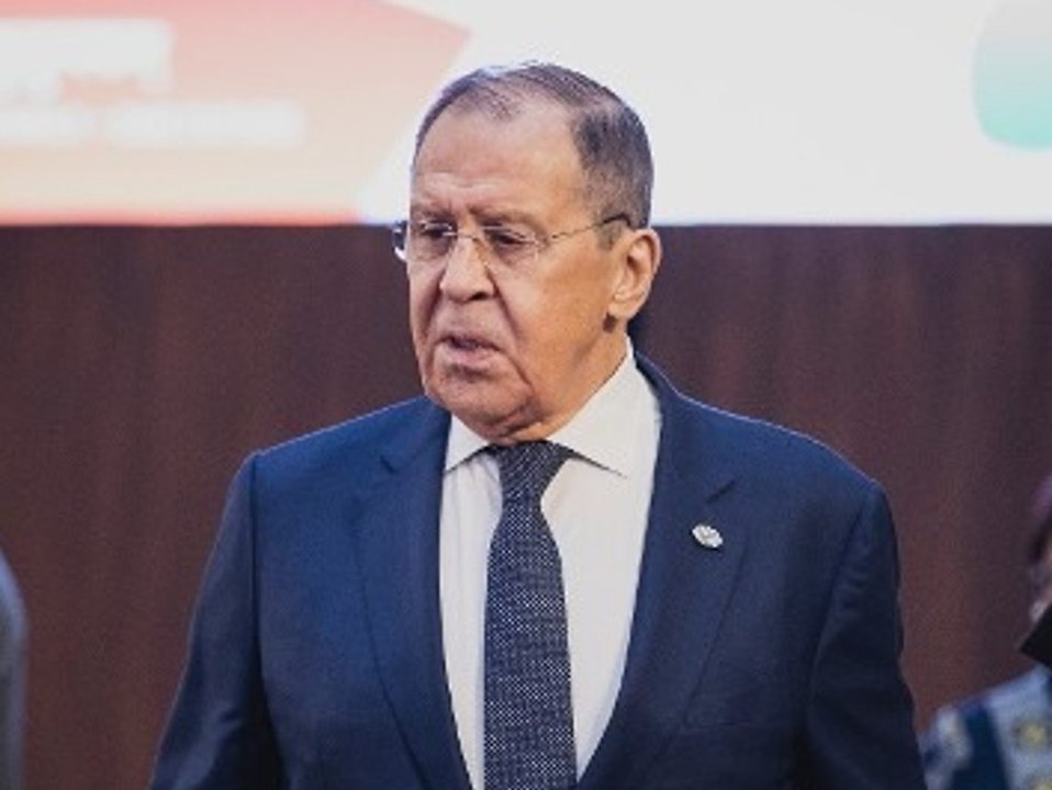 Für Friedensgespräche mit Ukraine: Lawrow fordert 'neue Weltordnung'