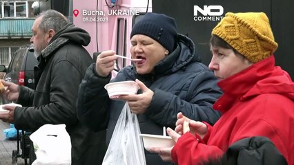 La ciudad ucraniana de Bucha disfruta de la mejor sopa posible de manos del famoso chef Noah Sims