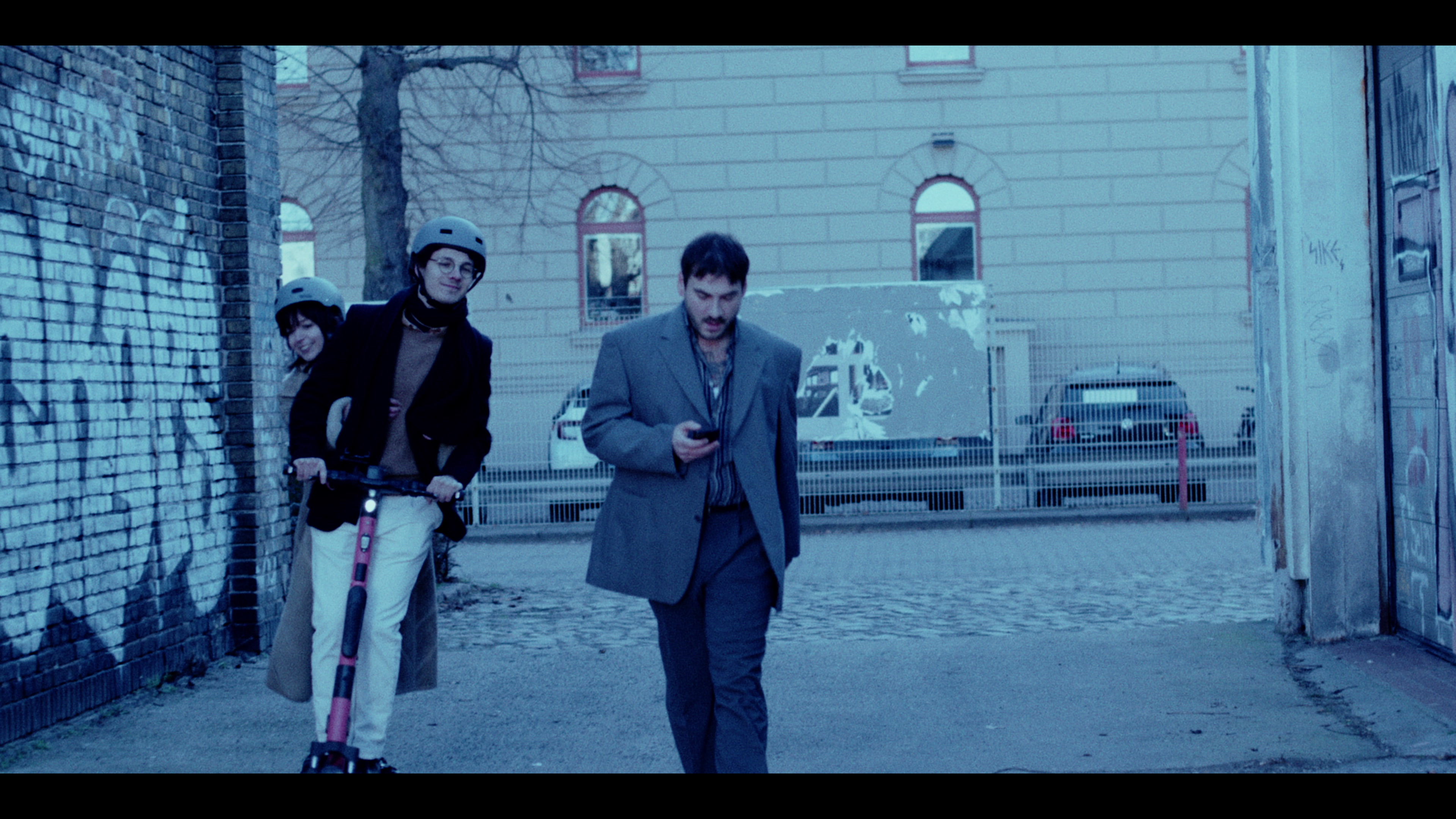 Video SALÒ - INTERNETFREUNDIN