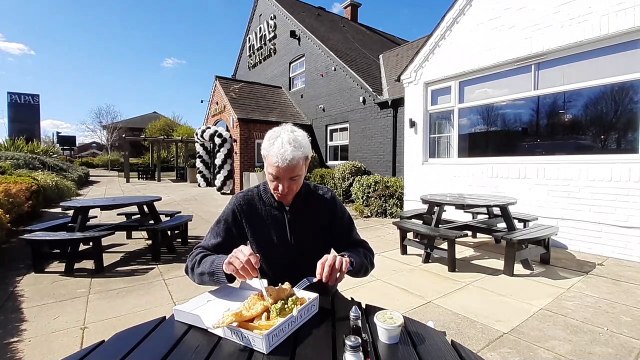 Papas fish and chips Arena Court - we try out the food