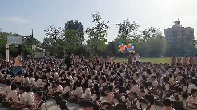 महावीर पब्लिक स्कूल में धूमधाम से मनाया गया 'स्थापना दिवस'