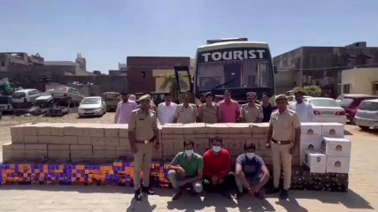 गौतमबुद्धनगर: 15 लाख रुपये की शराब के साथ तीन नशा तस्कर गिरफ्तार