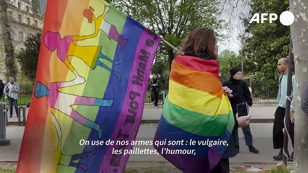 Contre la réforme des retraites, un cortège LGB...