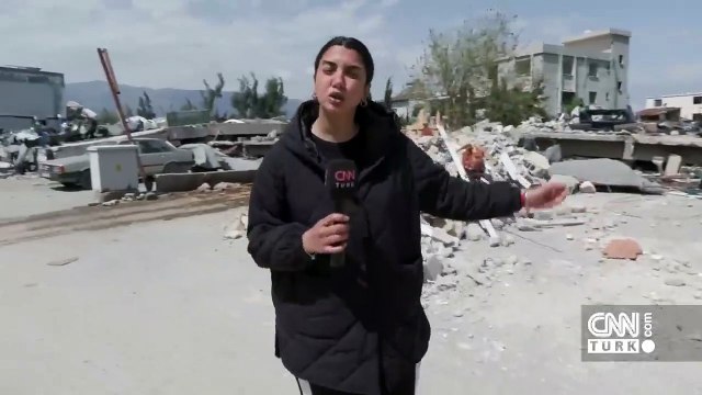 Enkazdan çıkan arabaları onarıyorlar... Oto sanayi sitesi esnafı hayata tutunmaya çalışıyor