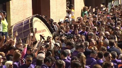 Homenaje a Carlos Saura en la Rompida de la Hora en Calanda