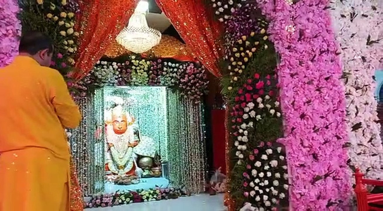 टेकरी जाने वालों का हुजूम सुबह से देर रात तक चल...